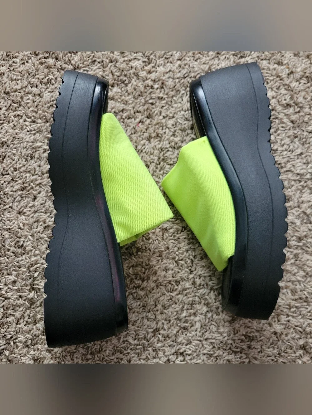 Steve Madden X UO Scrunchy Platform Sandals Shoes Neon Green Yellow Slinky 8 - Picture 6 of 11